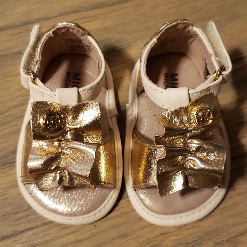 Michael Kors baby shoes - Picture 1 of 5